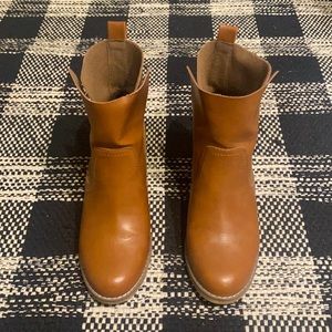 Women’s heeled boots